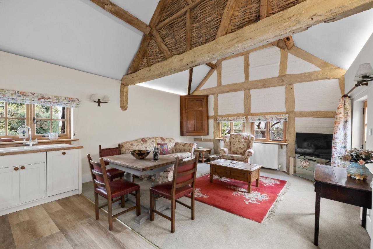 Gardeners Cottage Near Ледбери Экстерьер фото